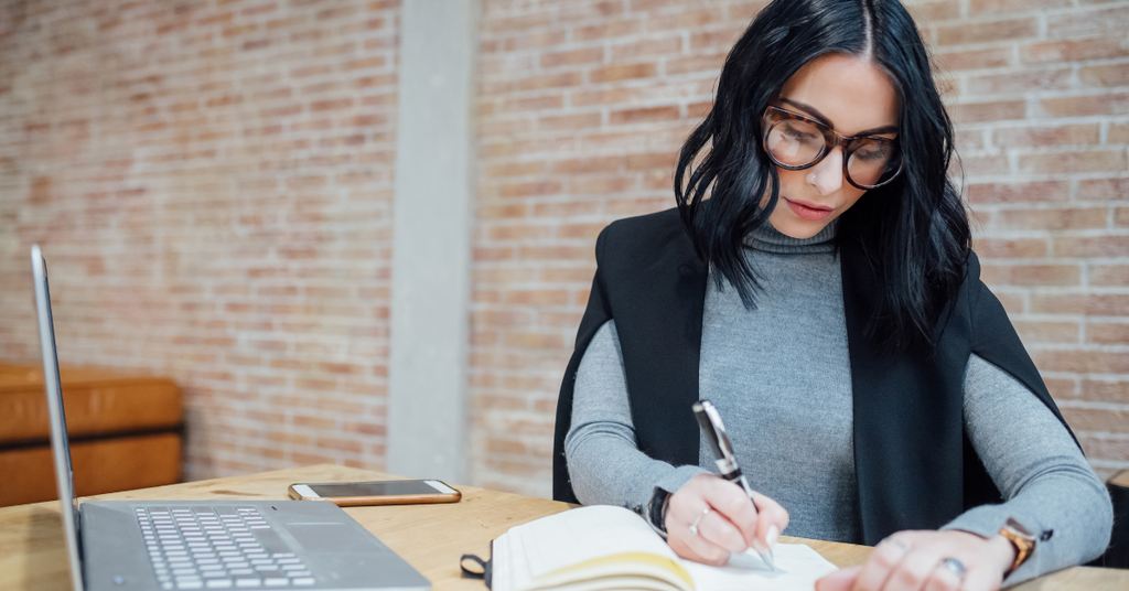 La connessione tra scrittura a mano e apprendimento: come prendere appunti efficaci durante lo studio
